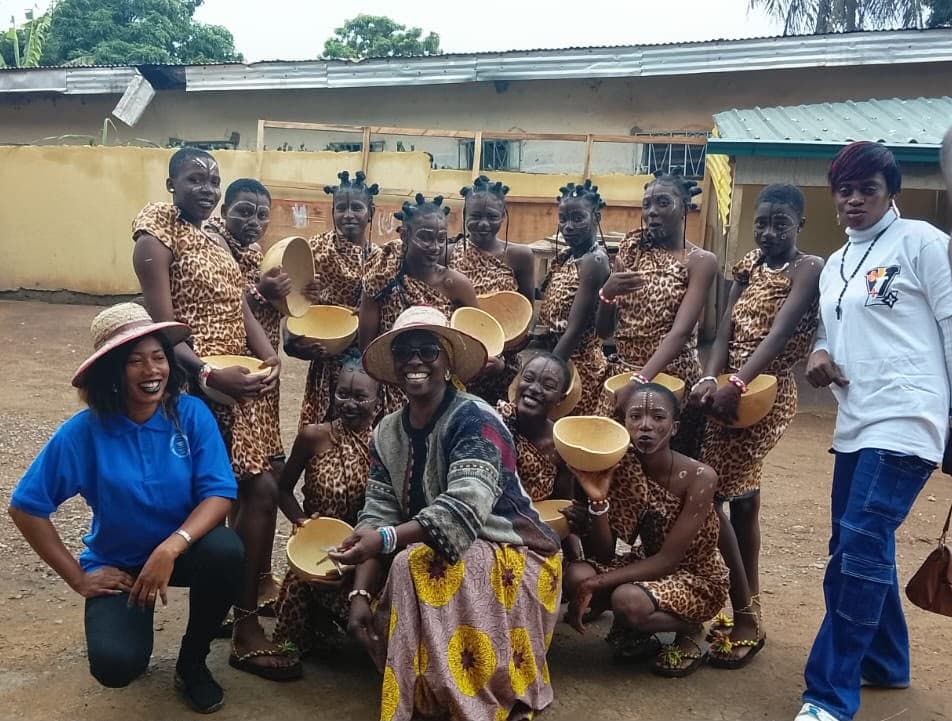Collège LaCharité — Troupe de danse traditionnelle